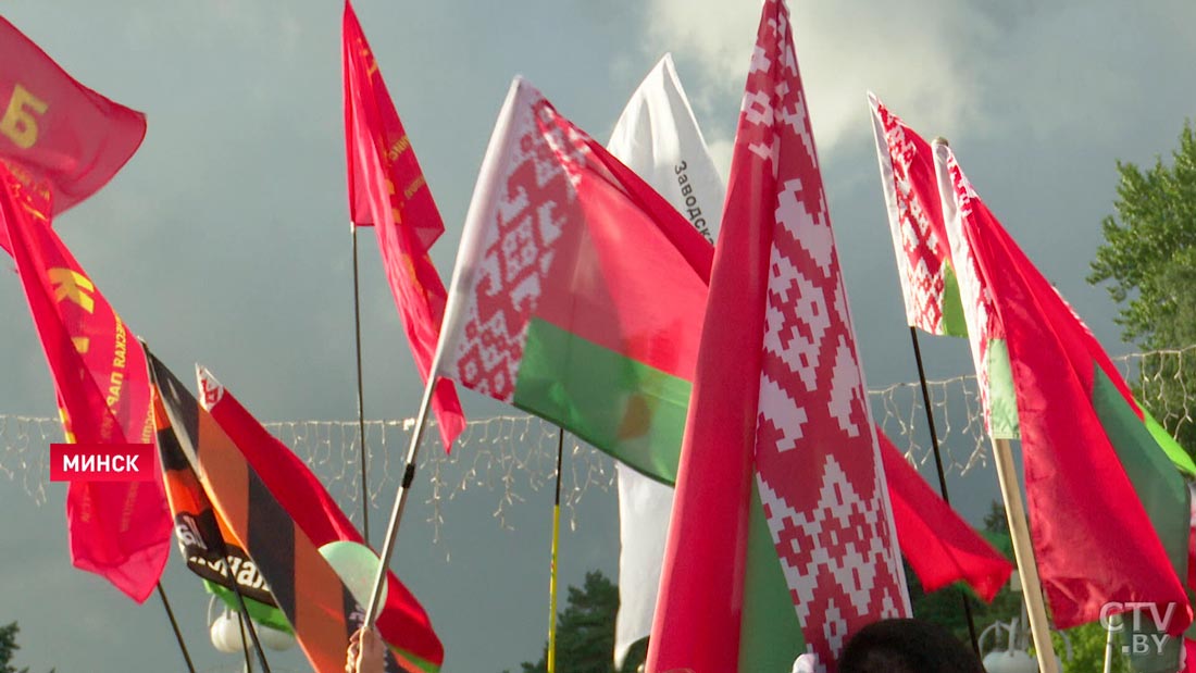 Шествие в Минске, автопробег в Дубровно. В стране продолжаются акции «За Беларусь!»-1