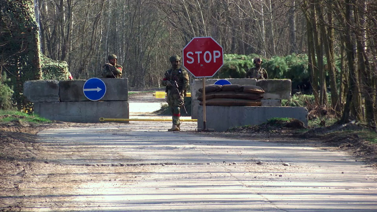 В Беларуси водитель фуры напал со взрывчаткой на военных