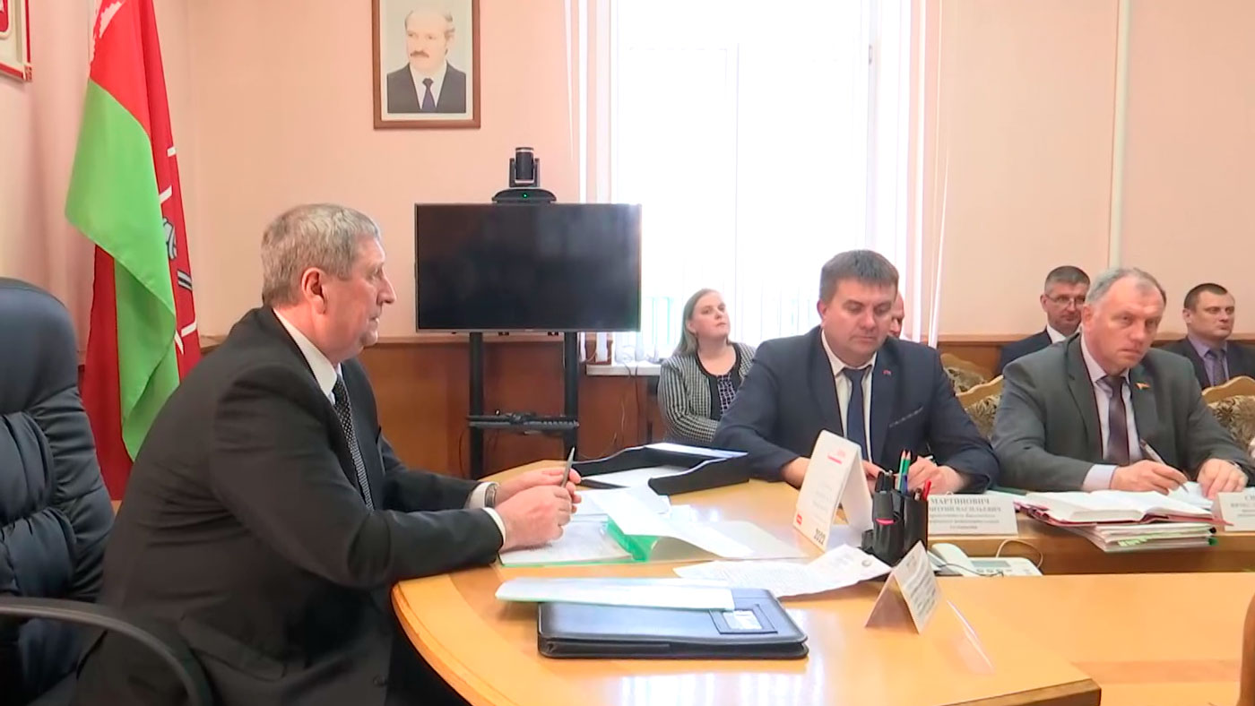 В Быхове приём граждан проводит Михаил Русый. Вот с какими вопросами приходят люди