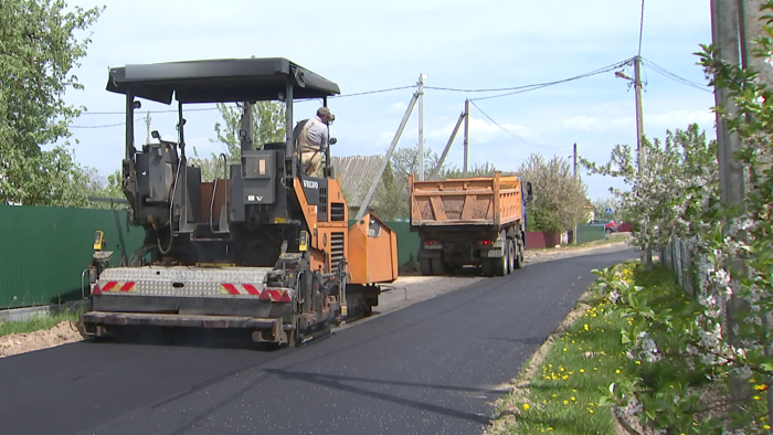 «Заасфальтировано порядка 11 км». В Дзержинске продолжается обновление дорожного полотна