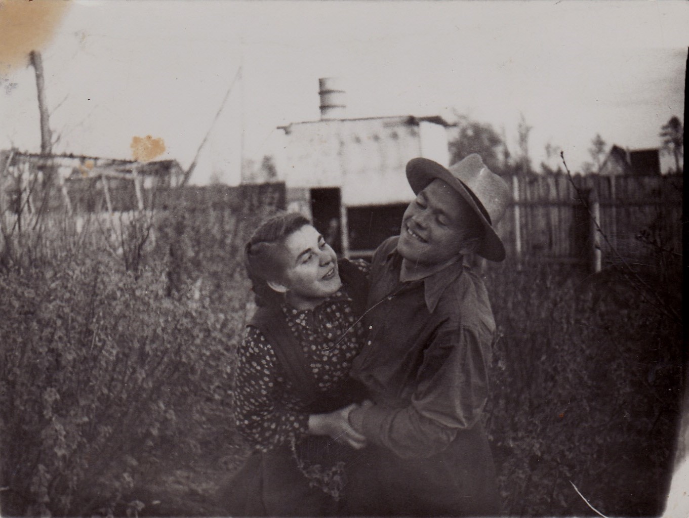 У них такие искренние улыбки. Внуки показали фотографии своих бабушек и дедушек-4