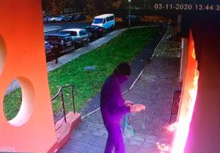 «Мною двигала несправедливость». Мужчина поджёг двери пункта охраны правопорядка в Гродно