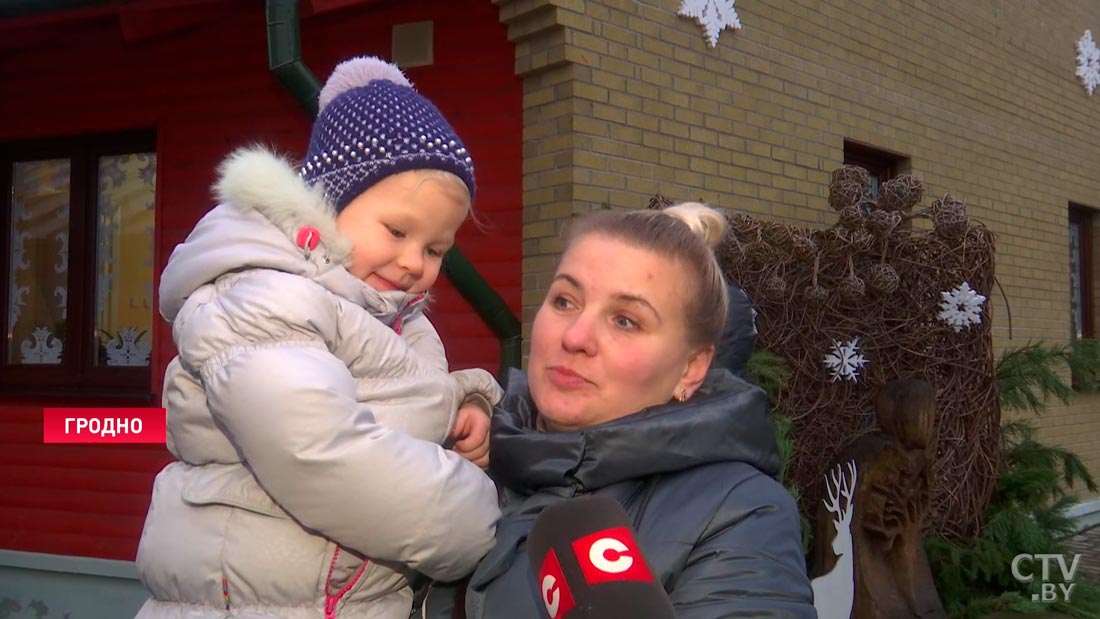 Будет ждать гостей ежедневно. В Гродно открылось поместье Деда Мороза-7