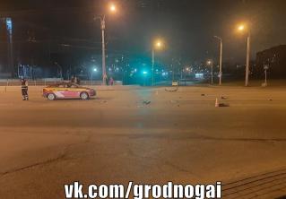 В Гродно Ford врезался в такси. Пострадала пассажирка с 9-летним сыном 
