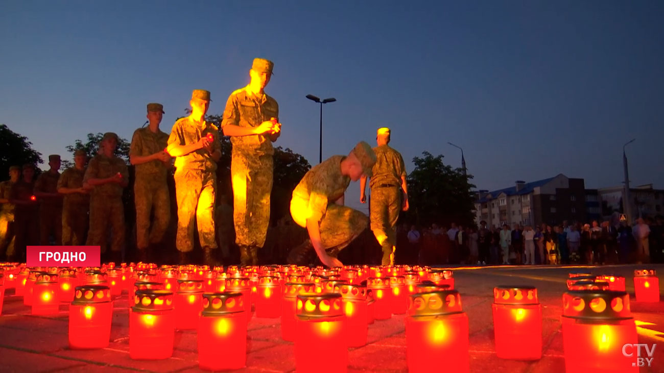 Смотрите, какое слово выложили в Гродно 22 июня из горящих лампадок-1