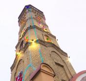 В Гродно зажгли самую необычную ёлку страны. Ею стала 33-метровая пожарная каланча