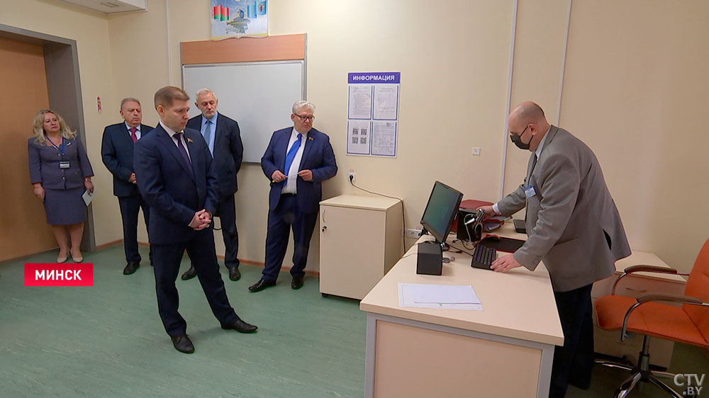 «Человек стоит в центре внимания общества». Сергей Сивец обсудил с учащимися Минского колледжа электроники законопроект о ВНС-7 «Человек стоит в центре внимания общества». Сергей Сивец обсудил с учащимися Минского колледжа электроники законопроект о ВНС-7
