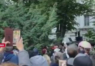 В Латвии прошли многотысячные акции протеста из-за закона об обязательной вакцинации в ряде учреждений