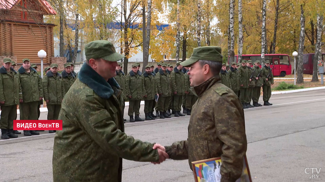 «Не прочь ещё когда-нибудь сходить». В Мачулищах поблагодарили участников военных сборов-7
