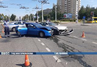 В Минске при столкновении Hyundai и Mazda пострадала пассажирка 