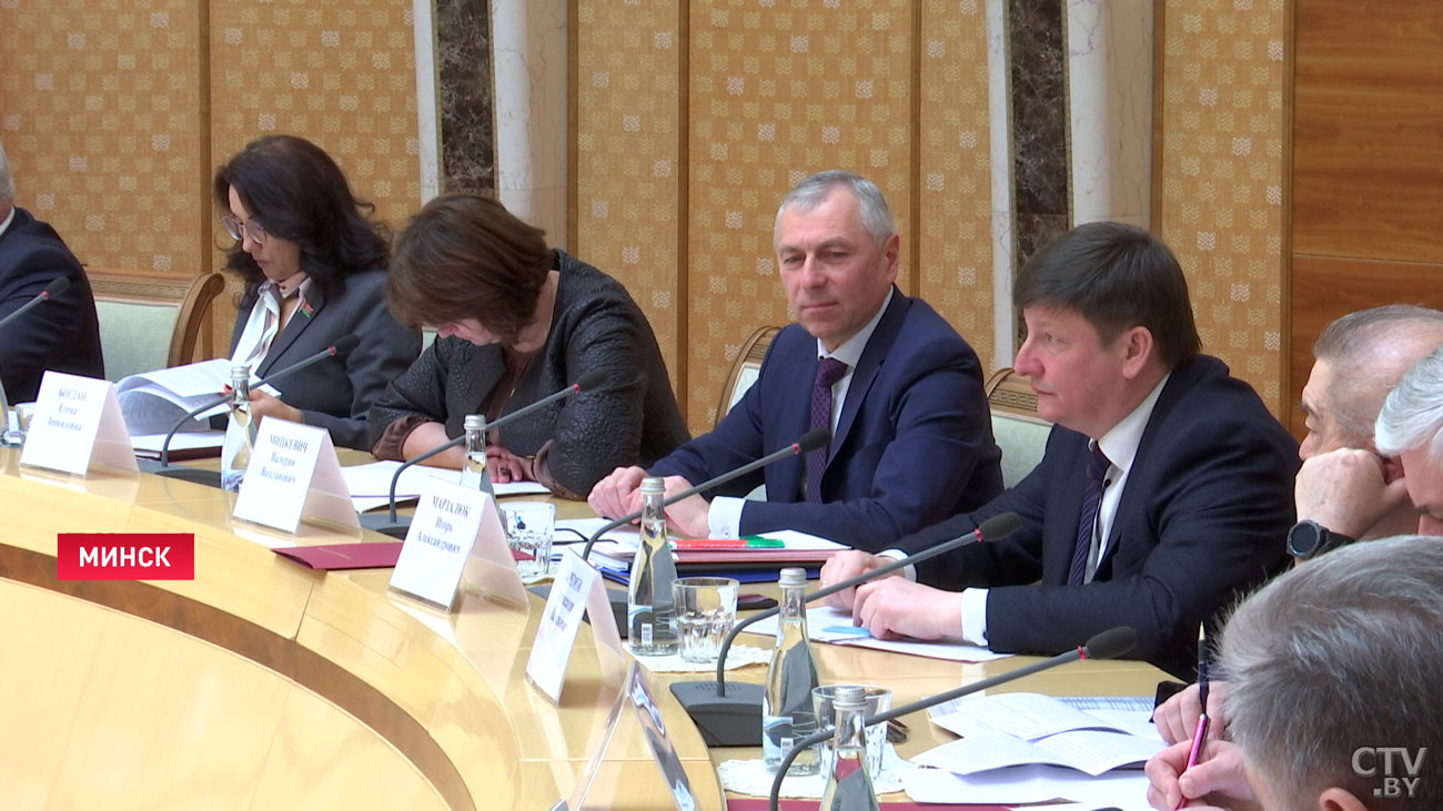 Тема – функции и полномочия парламента. В Минске проходит очередное заседание Конституционной комиссии-7