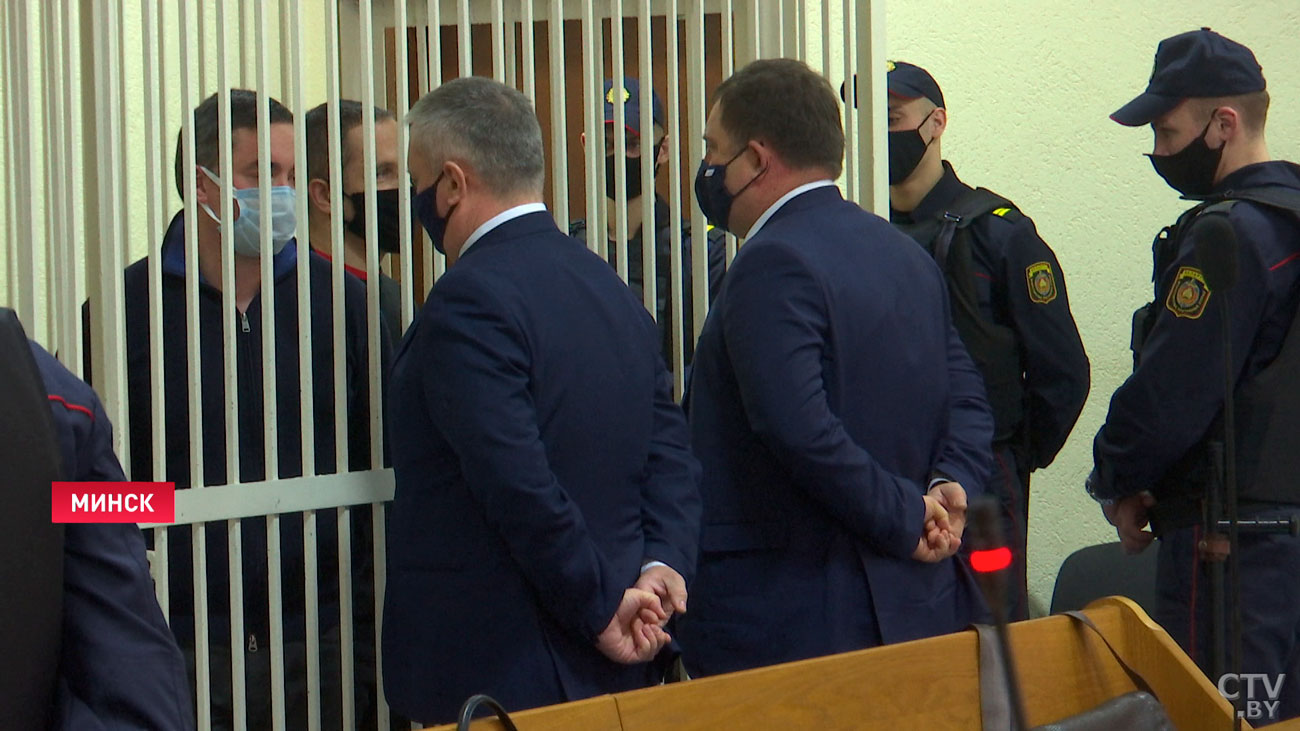 В зал доставили шесть обвиняемых. В Минске прошло предварительное судебное заседание по «делу Белгазпромбанка»-4