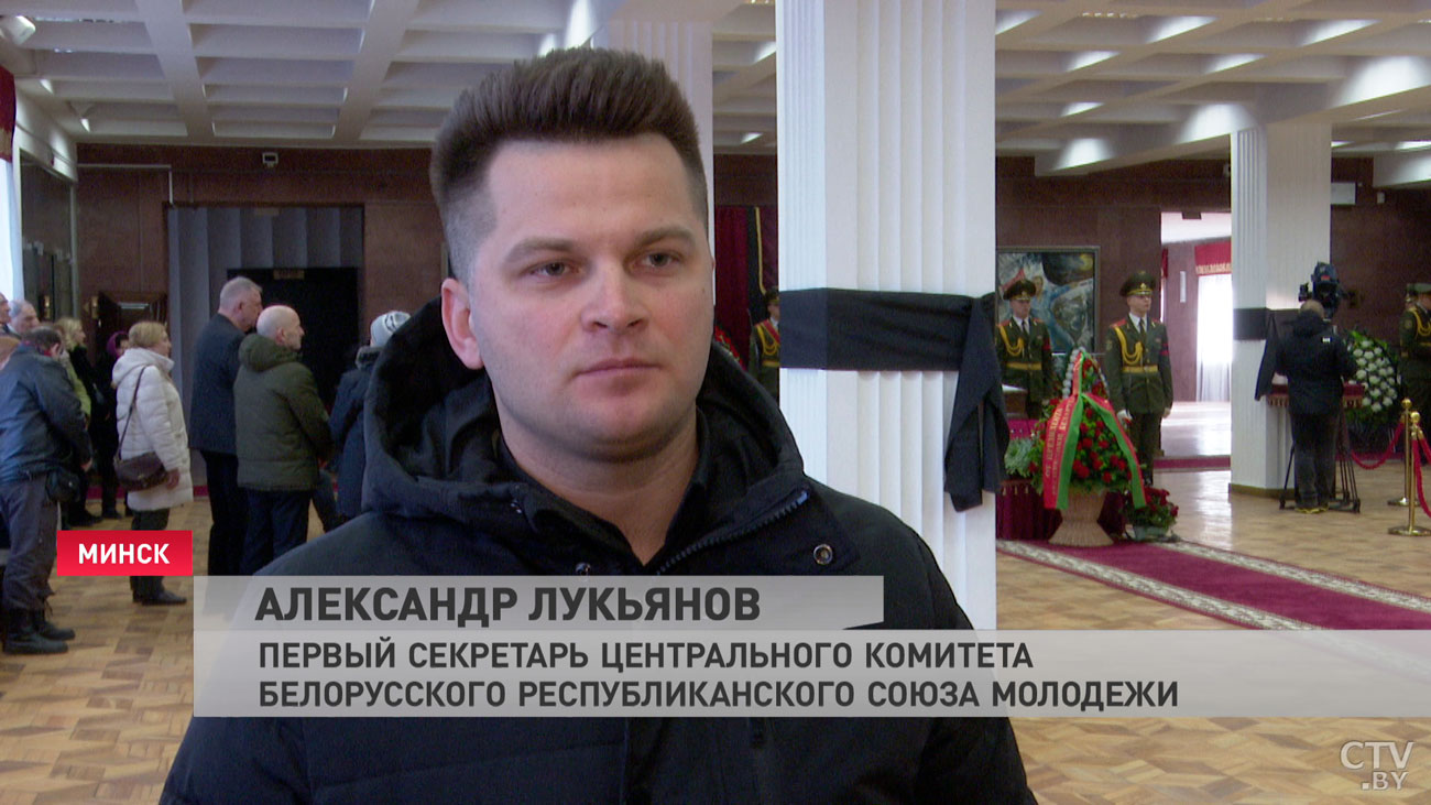 «Подвиг Ивана Ильича сегодня живёт в молодёжи». В Минске простились с последним в Беларуси Героем Советского Союза-4