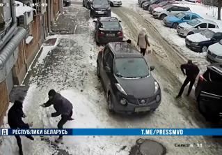 В Минске во время задержания уголовный авторитет ножом угрожал бойцу СОБР