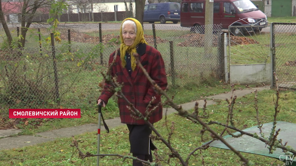 В Смолевичском районе около 4000 одиноких пенсионеров. Посмотрите, как им помогают волонтёры-7