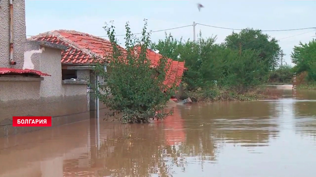 В Болгарии под водой оказалось несколько деревень