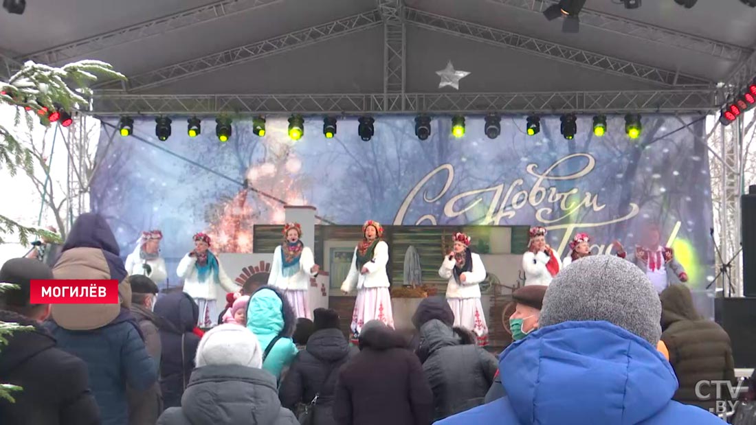 В Могилёве приготовили колбасу весом 115 кг. Показываем уникальное рождественское блюдо-19