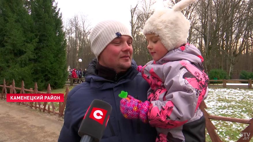 «Сезон чудес здесь и не заканчивается никогда». В поместье Деда Мороза в Беловежской пуще готовятся встречать Новый год-10