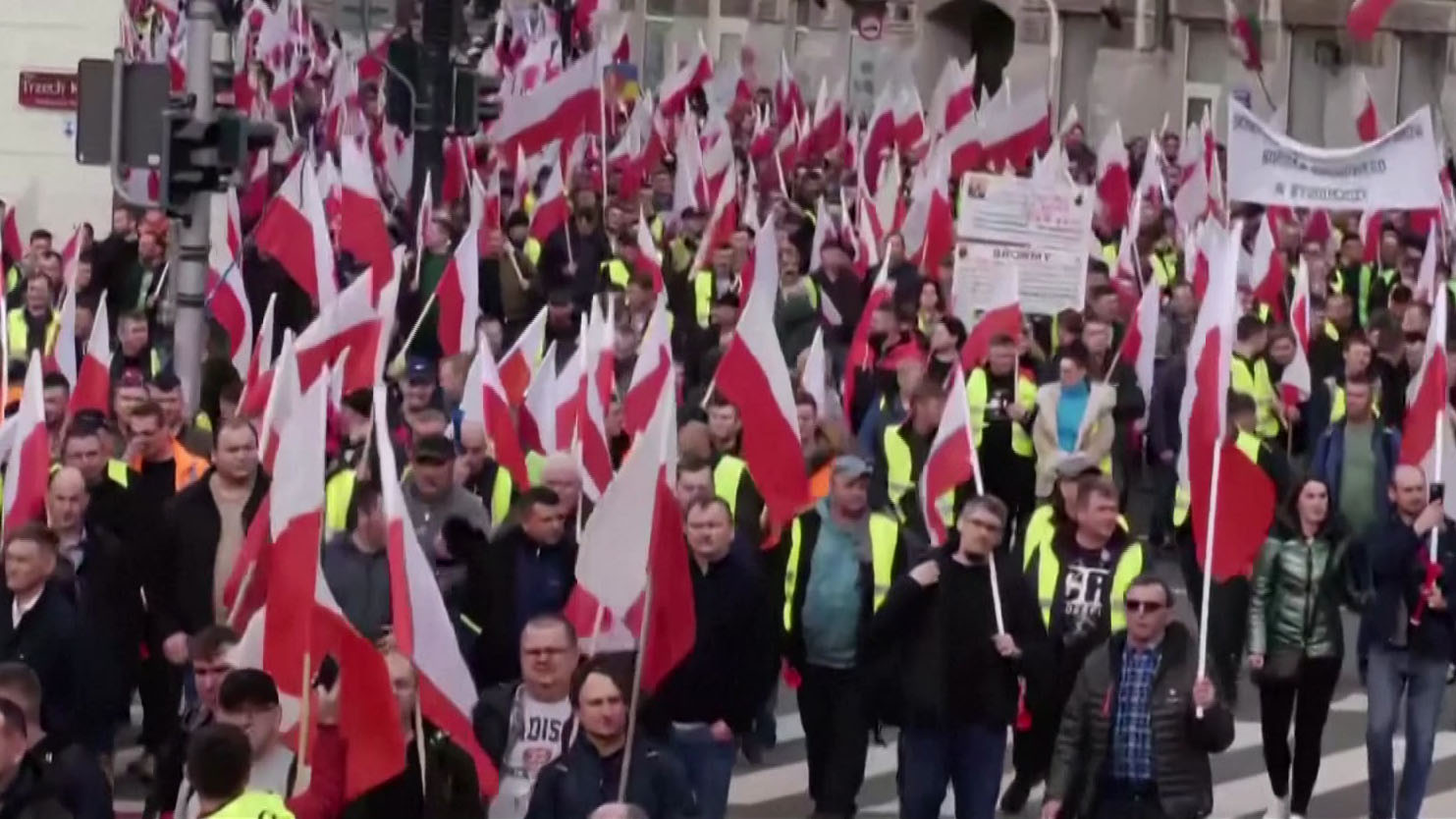 В Варшаве к протестующим фермерам присоединились шахтёры, охотники и пчеловоды