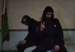 «Были какие-то странные убеждения». В Витебске задержали двух парней, которые сняли со здания государственный флаг