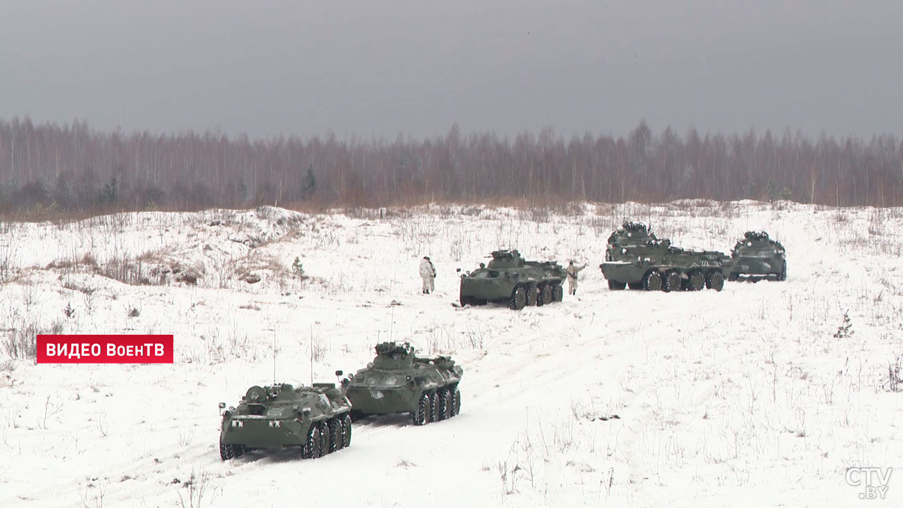 Военнослужащие ночью совершили марш на Борисовский общевойсковой полигон-4