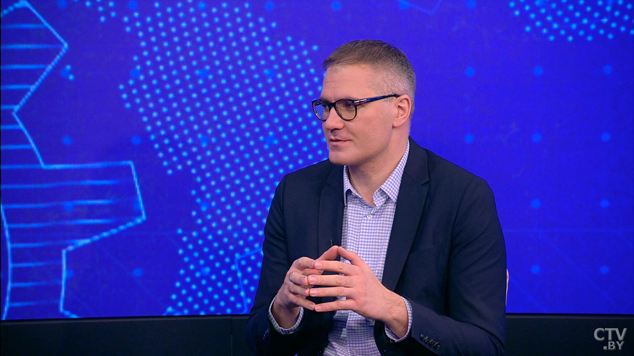 «Этот комик оказался в роли политиков, над которыми он смеялся». Вадим Гигин о президенте Зеленском и ожиданиях от ВНС-1 «Этот комик оказался в роли политиков, над которыми он смеялся». Вадим Гигин о президенте Зеленском и ожиданиях от ВНС-1