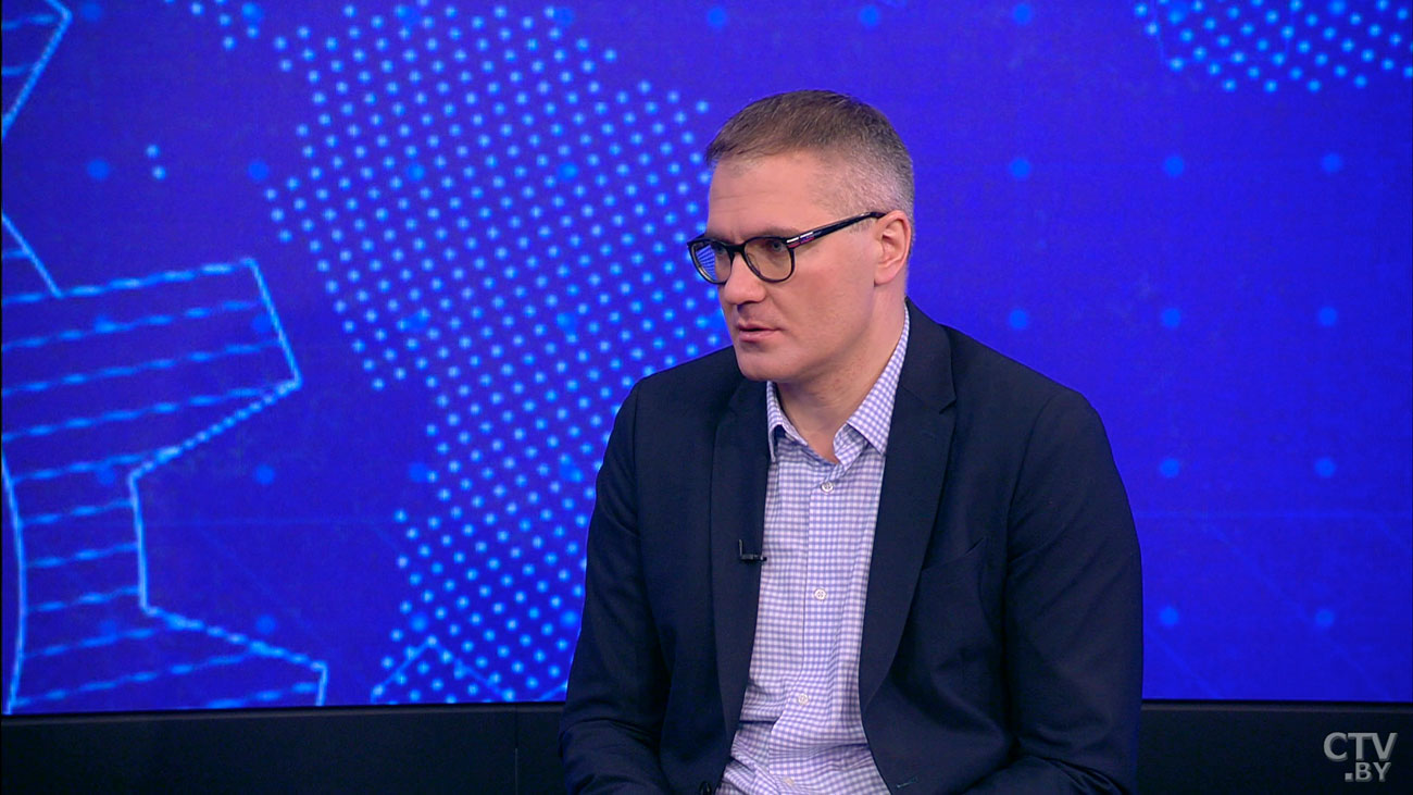 «Этот комик оказался в роли политиков, над которыми он смеялся». Вадим Гигин о президенте Зеленском и ожиданиях от ВНС-10 «Этот комик оказался в роли политиков, над которыми он смеялся». Вадим Гигин о президенте Зеленском и ожиданиях от ВНС-10