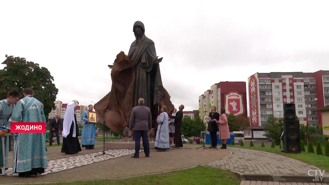 Митрополит Вениамин благословил скульптуру Божьей Матери в Жодино. Посмотрите, как она выглядит-4 Митрополит Вениамин благословил скульптуру Божьей Матери в Жодино. Посмотрите, как она выглядит-4