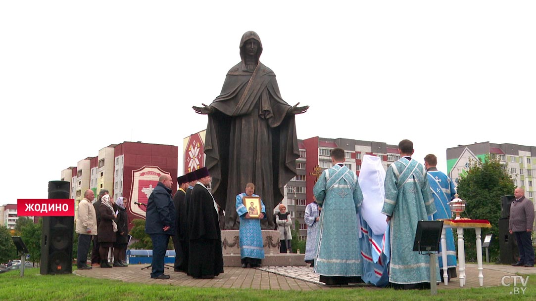 Митрополит Вениамин благословил скульптуру Божьей Матери в Жодино. Посмотрите, как она выглядит-1 Митрополит Вениамин благословил скульптуру Божьей Матери в Жодино. Посмотрите, как она выглядит-1