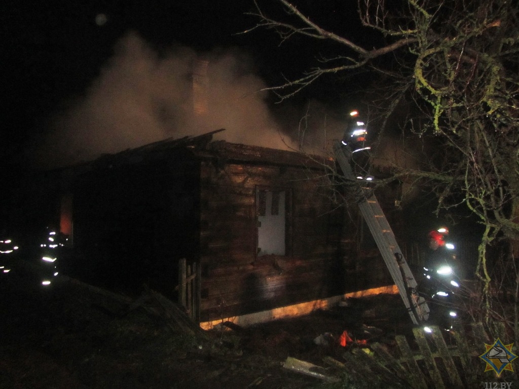 На пожаре в деревне под Гродно погибли четыре человека-4