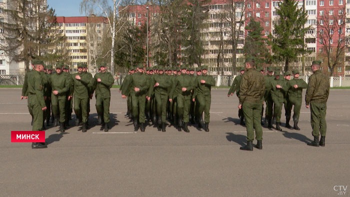 «Первый раз волнительный всегда». Продолжается весенний призыв. Новобранцы уже проходят курс молодого бойца-1