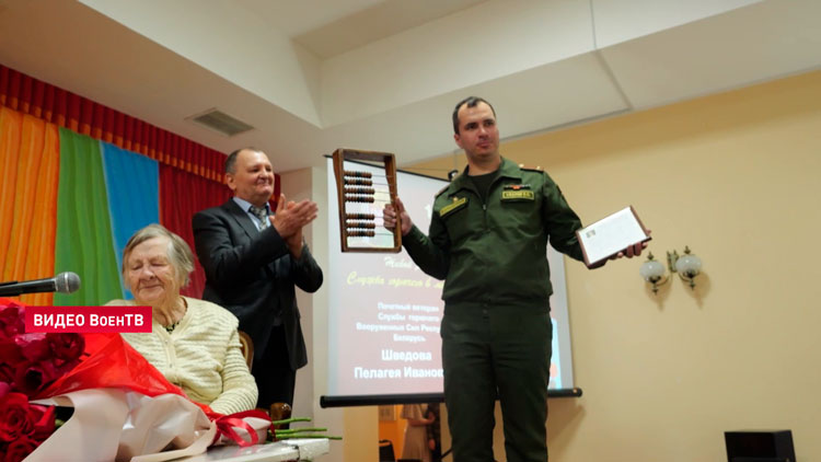 102-летнего ветерана Пелагею Шведову поздравили с днём рождения-1