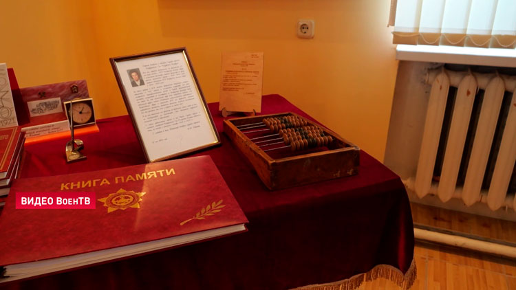 102-летнего ветерана Пелагею Шведову поздравили с днём рождения-7