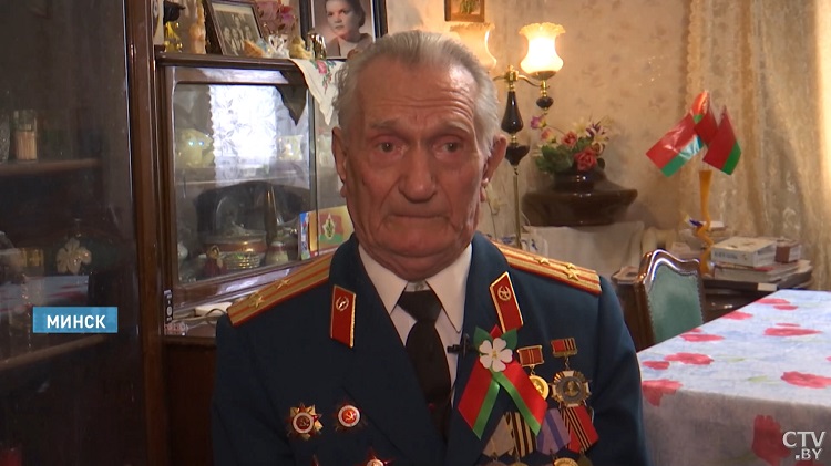 «До сердца 1-2 сантиметра осколок не дошёл». Ветеран ВОВ поздравил белорусов с Днём Независимости
