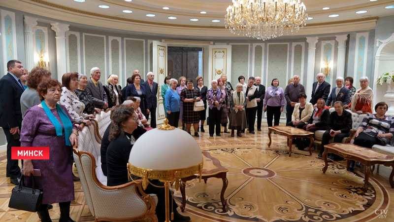 «Здесь труд нашего народа!» Ветераны Минской области посетили Дворец Независимости-4