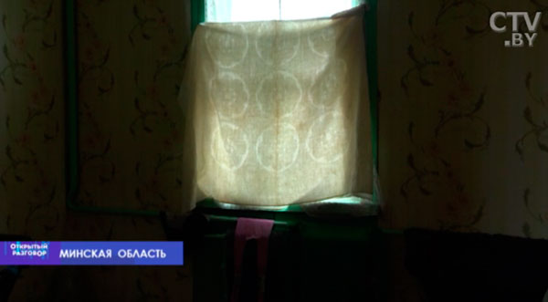 «Сесть и плакать. Не думала, что в такую халупу попаду»: как семья с малышом выживает в ветхом служебном жилье-1