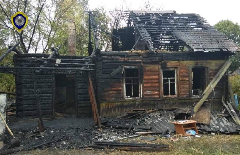 В Ветке парень спас из горящего дома двух человек, но сам погиб