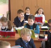 «Видела, как переходили на красный, так нельзя!» В Минской области в школах повторяют правила дорожного движения