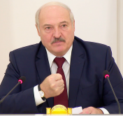 Александр Лукашенко: заразу нам возить не надо, и неважно, с каким паспортом эта зараза