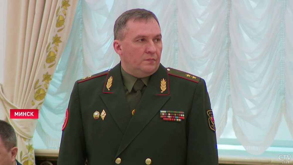 «Мы концентрируем здесь войска, чтобы закрыть эту границу». Вот что Лукашенко рассказал о действиях белорусских военных-4