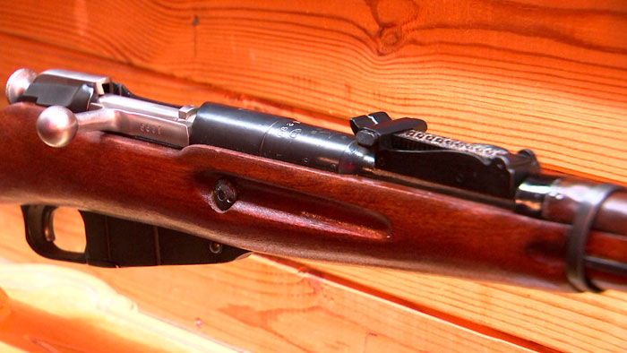 Минобороны подарило Солигорскому музею легендарную винтовку Мосина Минобороны подарило Солигорскому музею легендарную винтовку Мосина