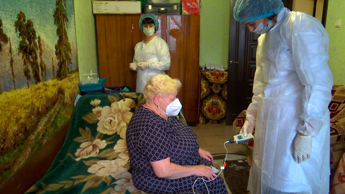 Вакцинация на дому. Как записаться и кто в приоритете на прививку?