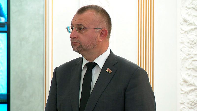 «Министра сельского хозяйства – помощником». Лукашенко встряхнул вертикаль на большом селекторе