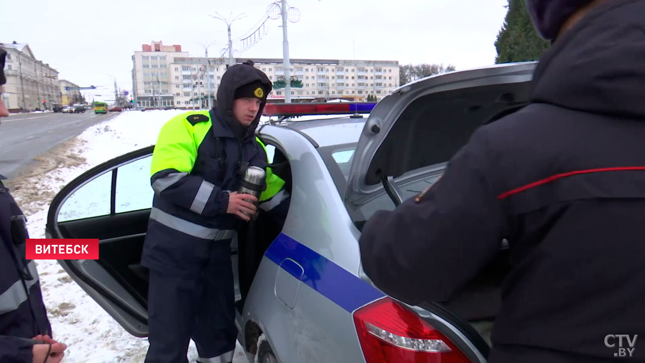 Витебск накрыло снегом: ГАИ готова угостить горячим чаем, а «Гордормост» перешёл на круглосуточный режим работы-7
