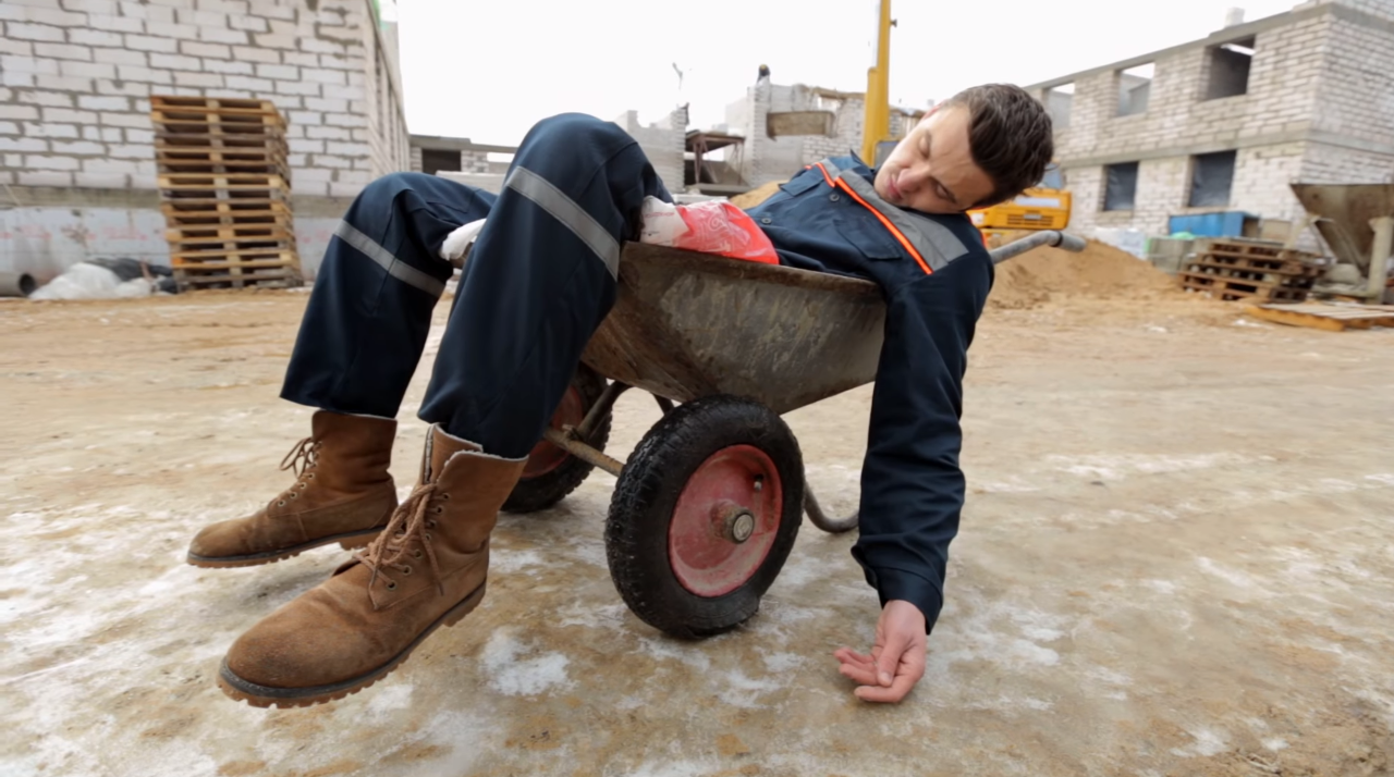 Более 4 тысяч просмотров за несколько суток. В Гродно сняли креативный социальный ролик об охране труда-4