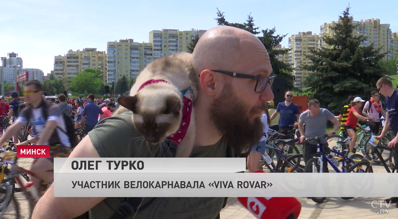 С котом на плече, в костюме Тиранозавра или Мальвины. На «Viva Rovar» белорусы удивляют образами-12 С котом на плече, в костюме Тиранозавра или Мальвины. На «Viva Rovar» белорусы удивляют образами-12