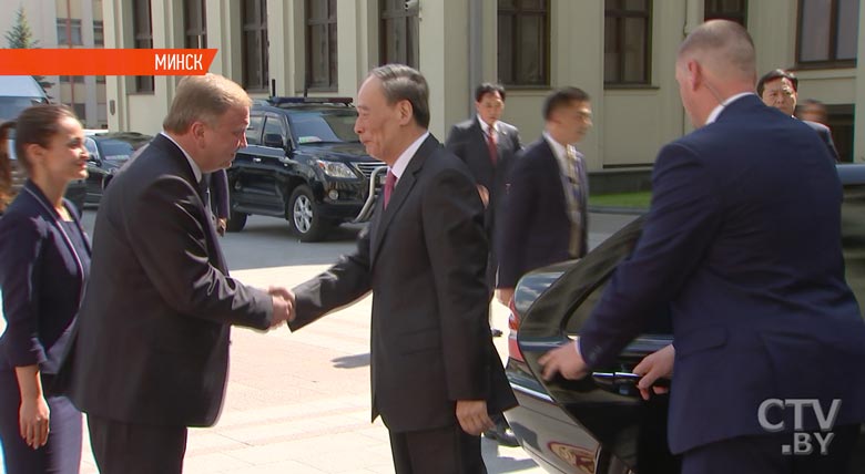Президент Беларуси – Ван Цишаню: «Хорошо, что вы приехали ко мне – у нас есть, о чем поговорить»-28