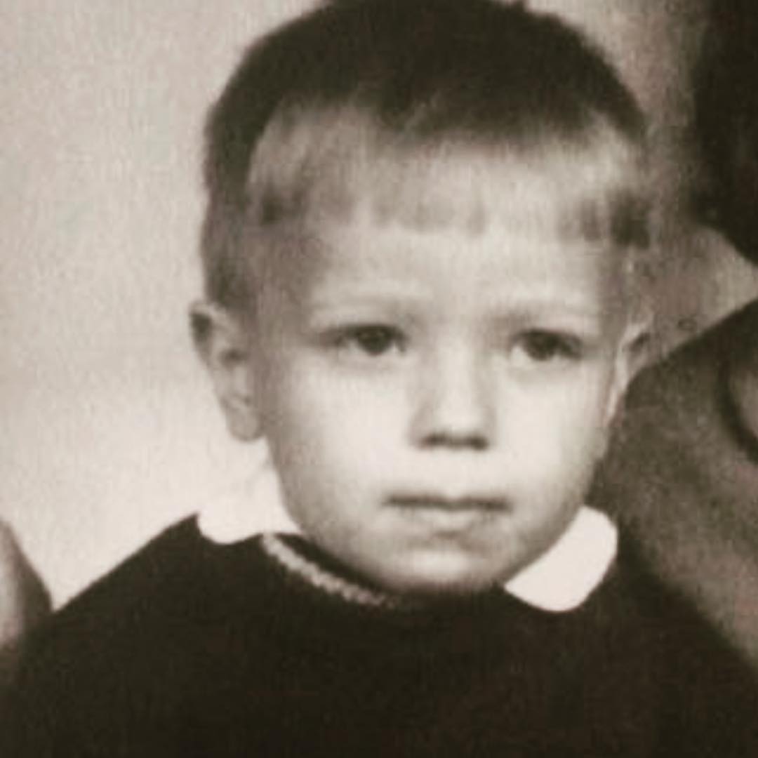 Дети и родители в одном возрасте. Узнаете юных Киркорова, Орбакайте, Лазарева?-1