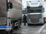 Российским грузовикам блокируют въезд в Украину вблизи погранперехода «Доманово-Мокраны» Российским грузовикам блокируют въезд в Украину вблизи погранперехода «Доманово-Мокраны»