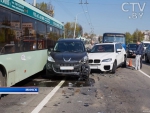 Троллейбус и 6 автомобилей столкнулись на проспекте Жукова в Минске